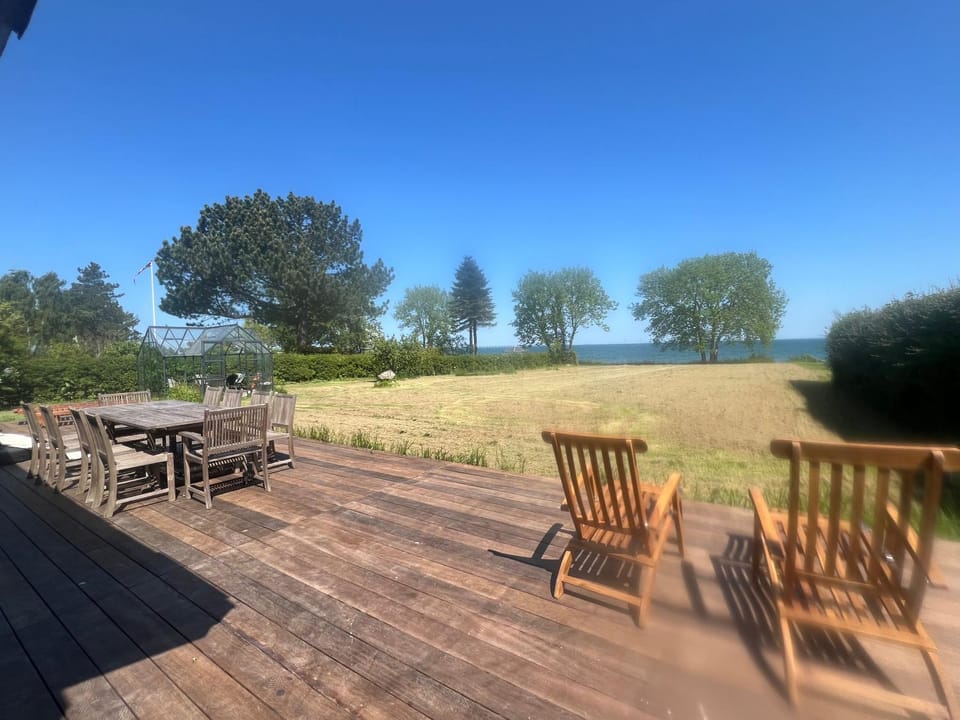 Spring, Day, Garden, Garden, Dining area, Garden view