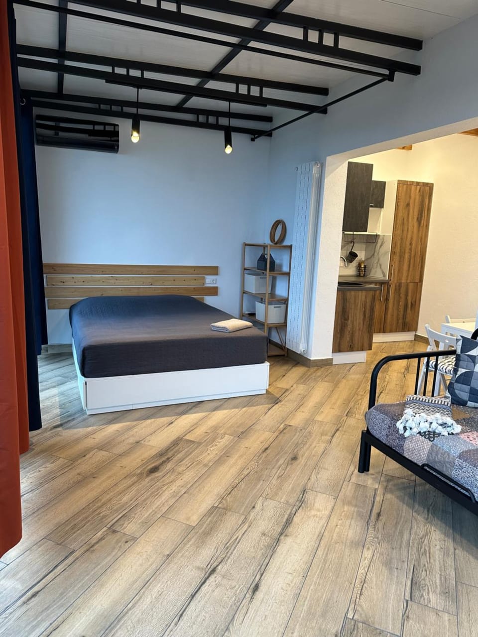 Bed, Living room, Photo of the whole room, Bedroom