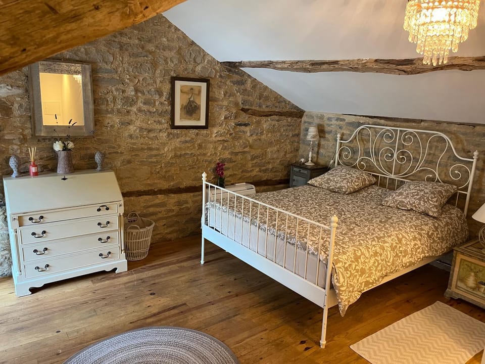Chambre avec salle de bain Bed and Breakfast in Occitanie