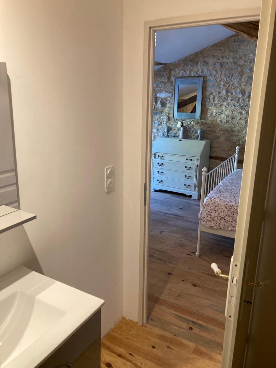Chambre avec salle de bain Bed and Breakfast in Occitanie