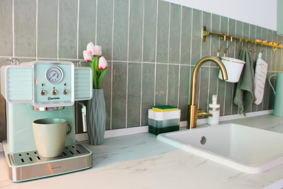 Coffee/tea facilities, Kitchen or kitchenette, kitchen