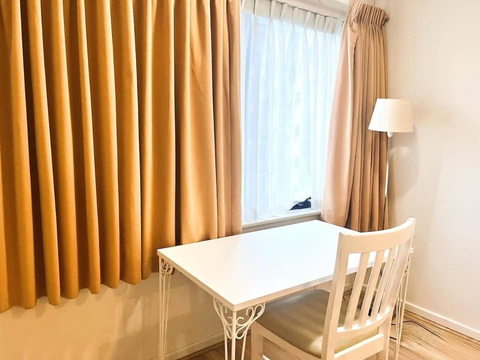 10 CBD Resort 2BR Secure Suite Pool Gym & Parking Apartment in Perth