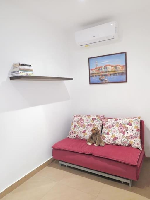 Seaside Serenity: Mellieha Gem Apartment in Malta