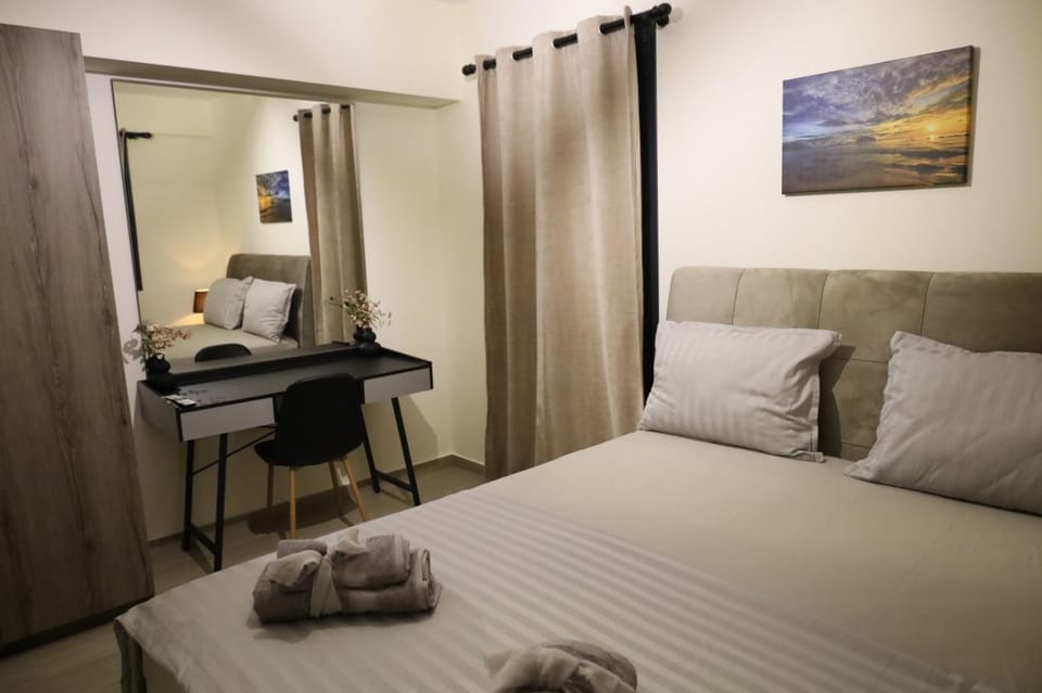 Bed, TV and multimedia, Balcony/Terrace, Bedroom, Sunrise, flat iron, heating, internet, towels, air conditioner