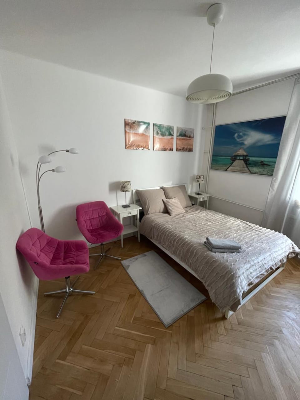 Photo of the whole room