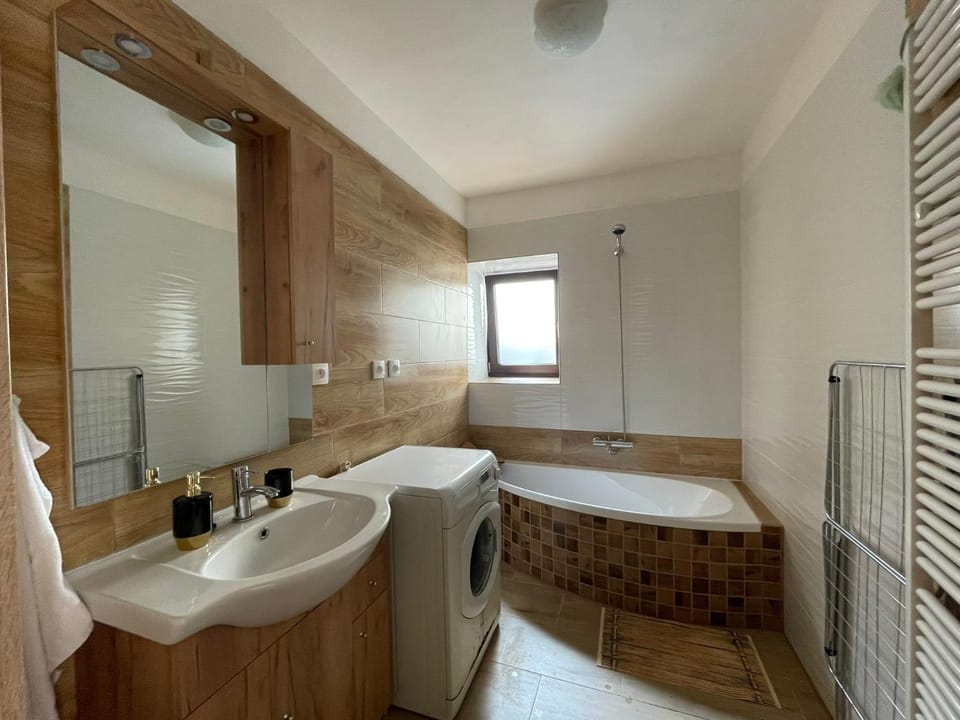 Bathroom, Bath, towels, washing machine