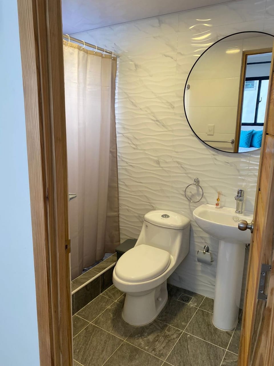 Shower, Bathroom, towels
