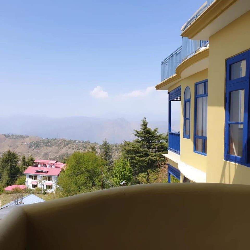 Property building, Day, Natural landscape, Balcony/Terrace, Mountain view