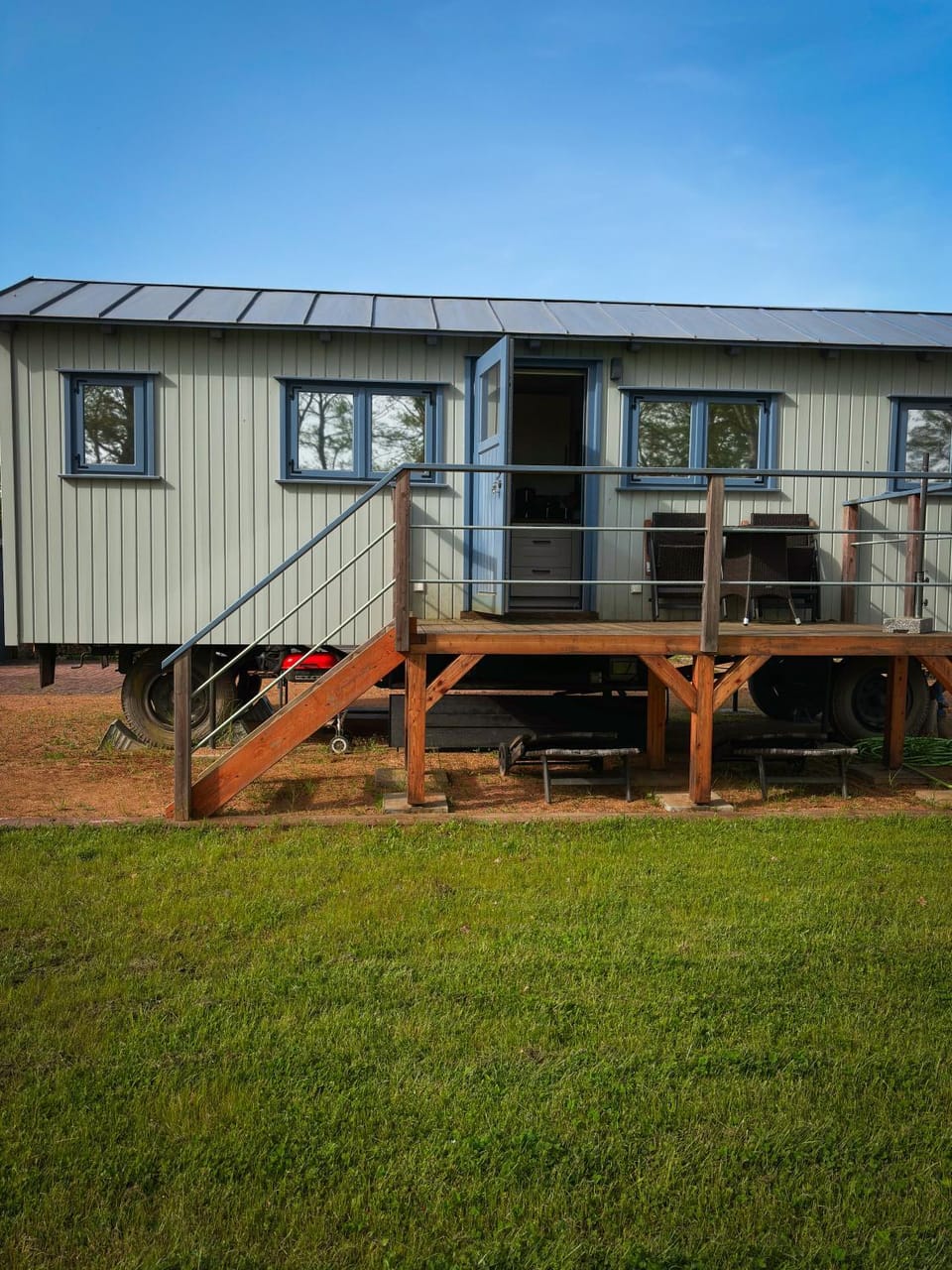 Property building, Day, Garden, Garden view, sunbed