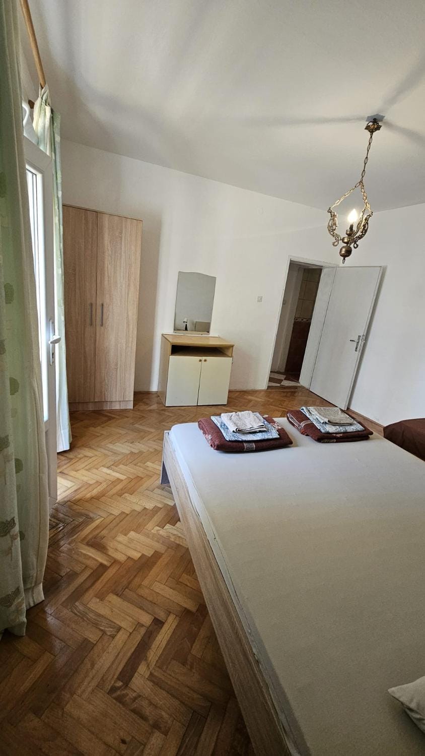 Bed, Photo of the whole room, Bedroom, hair dresser, wardrobe