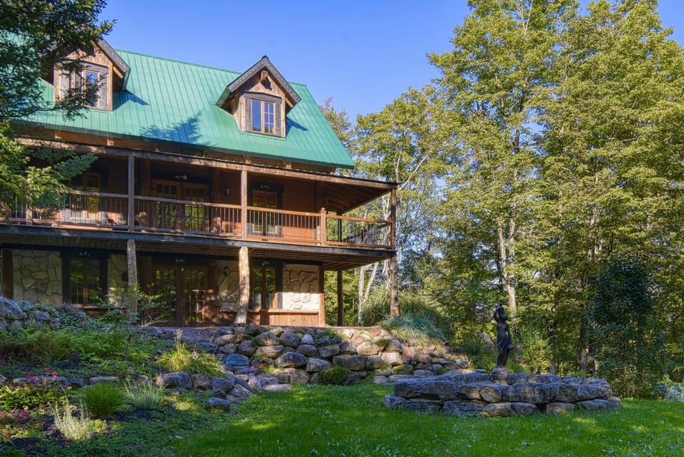 Property building, Natural landscape, Garden view