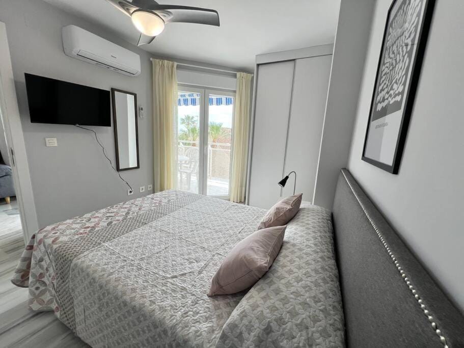 PUSHE Playa Velilla Beach & Tradition 2 Apartment in Costa Tropical