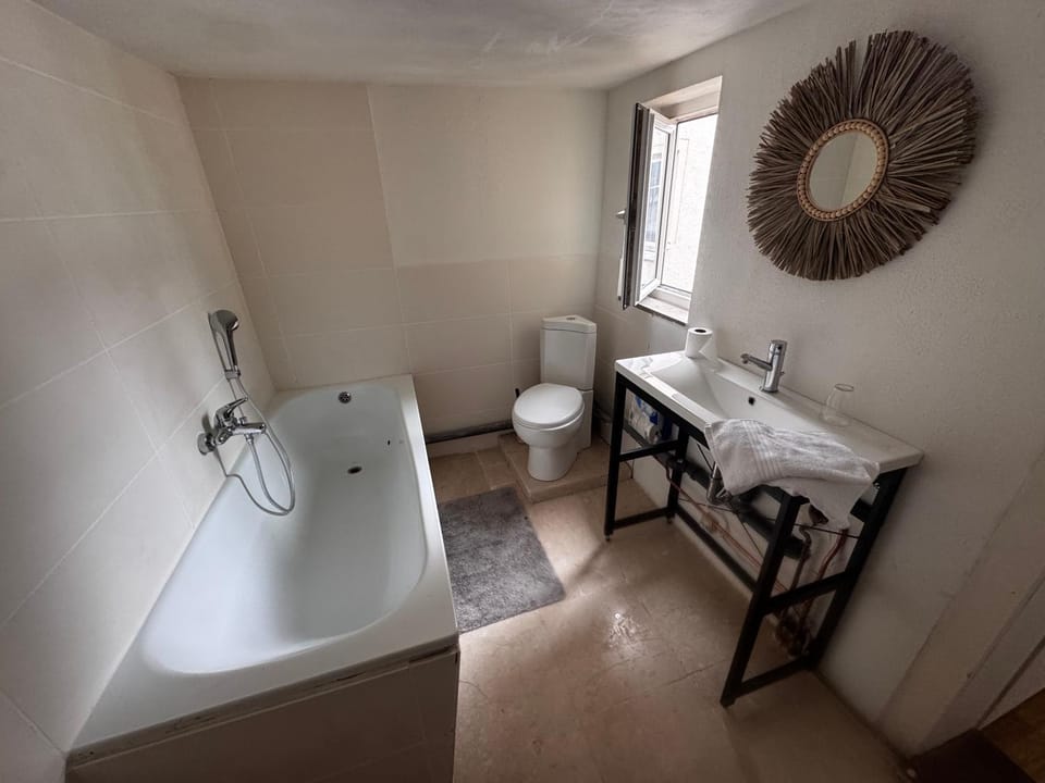 Herberge Kleine Lea Gemeinschaftsbad KEIN WiFi Keine Heizung Vacation rental in Thuringia, Germany