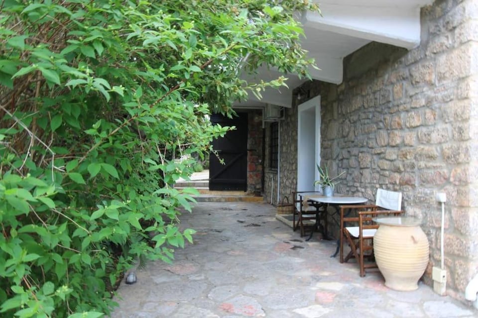 Raise Polydrosos Traditional Getaway Apartment in Peloponnese, Western Greece and the Ionian