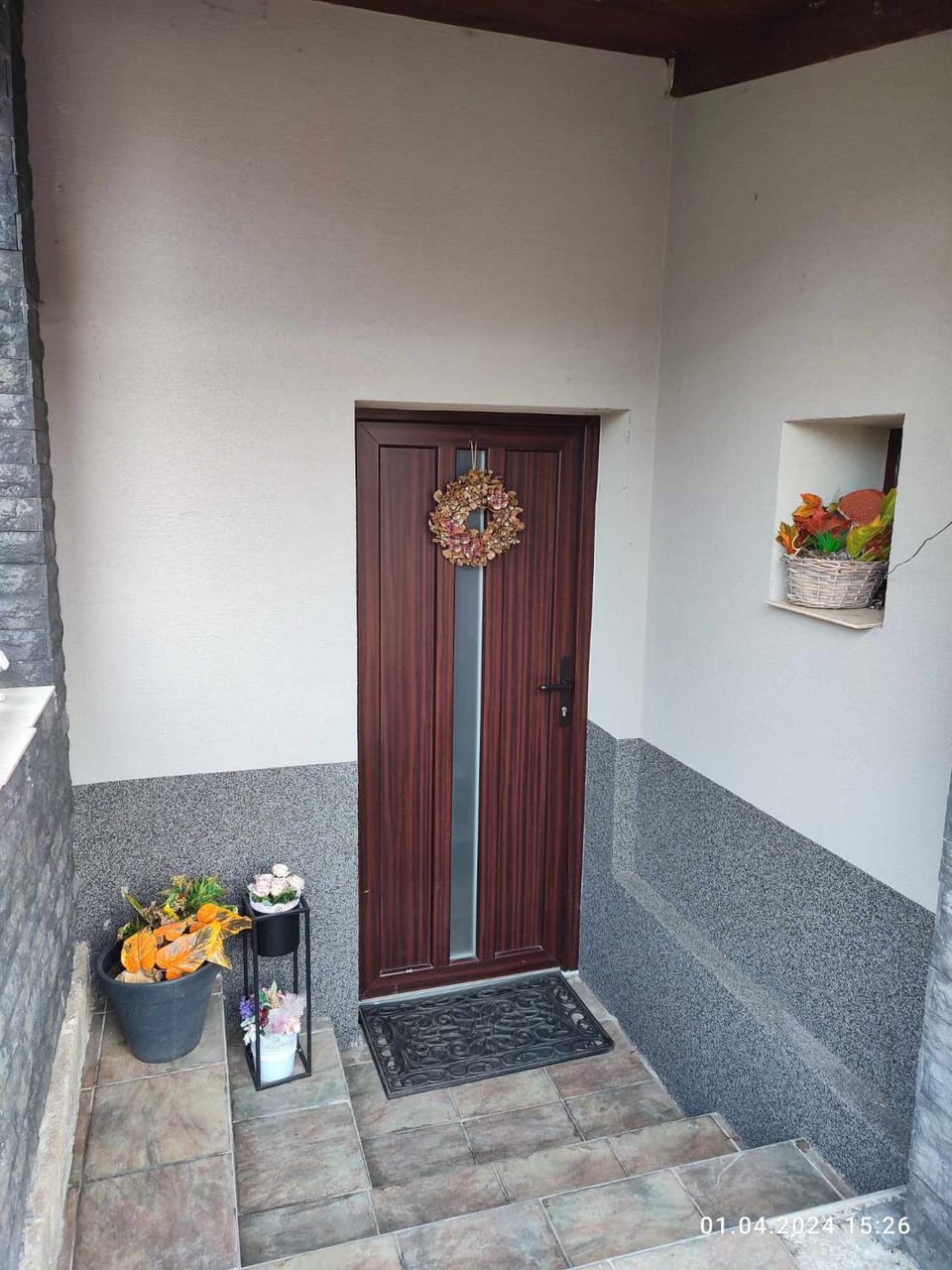 Facade/entrance, Internal: Not applicable to any particular room