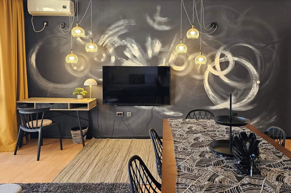 TV and multimedia, Seating area