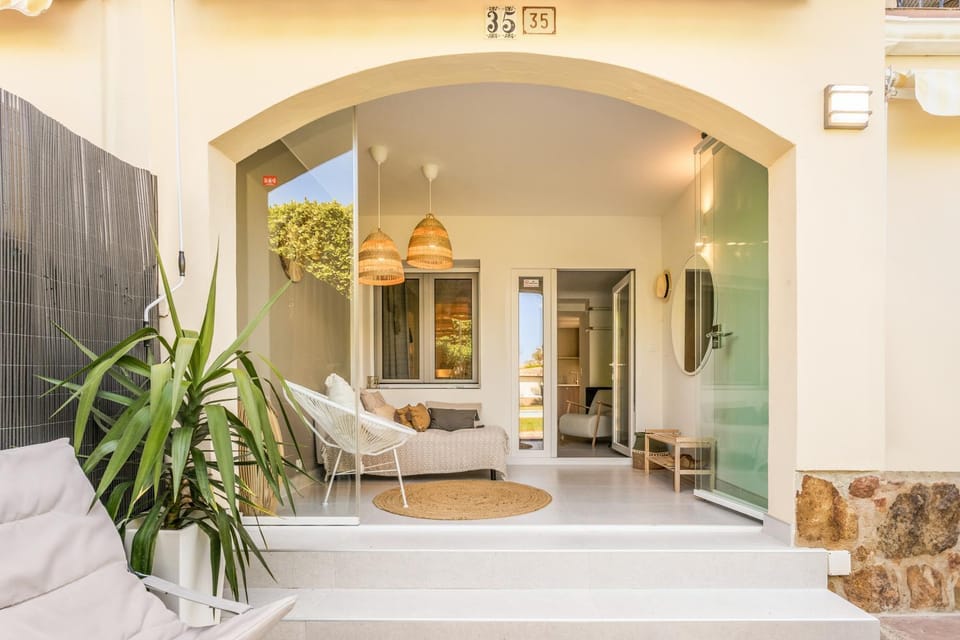 Patio, Photo of the whole room