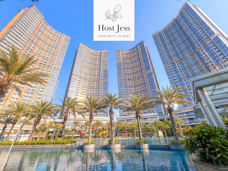 Property building, View (from property/room), City view, Swimming pool, Swimming pool