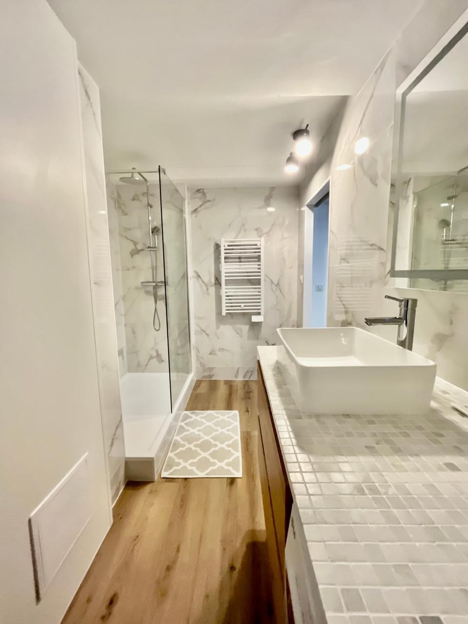 Shower, Bathroom, towels