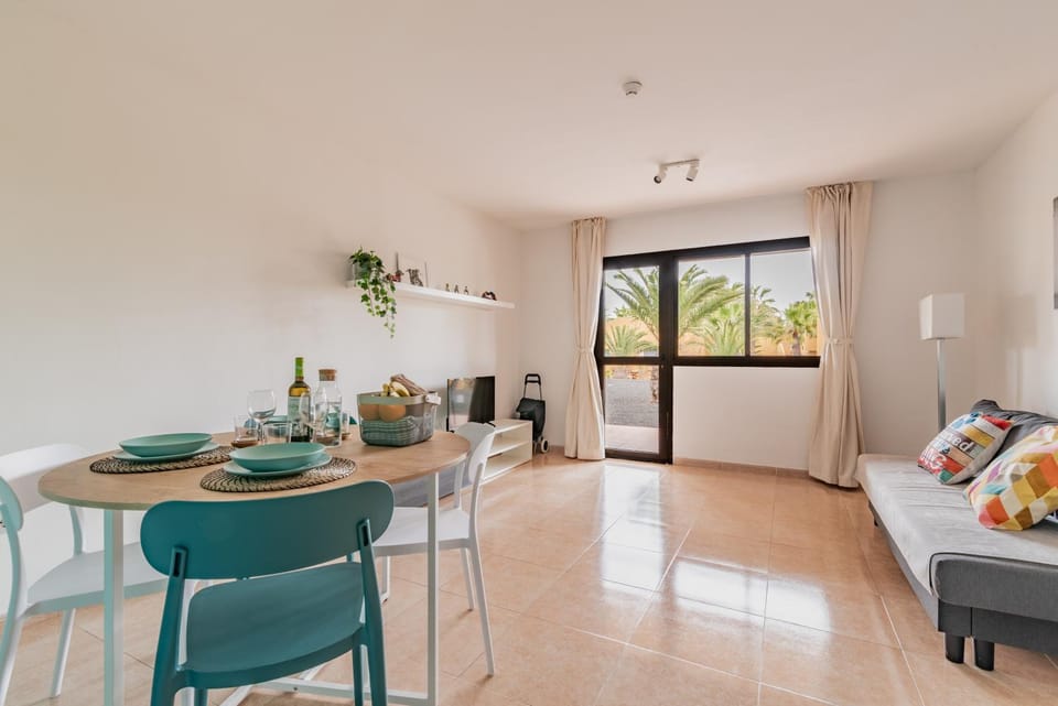 Balcony/Terrace, Other, Floor plan, Animals, Pets, Lunch