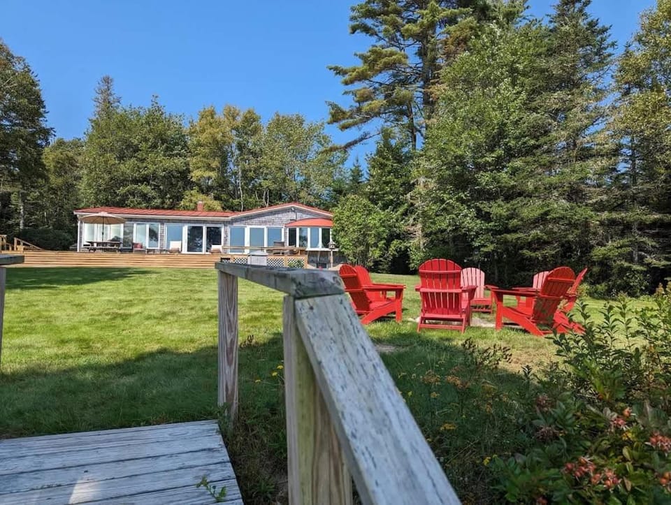 Lone Pine Oceanfront Cottage House in Steuben