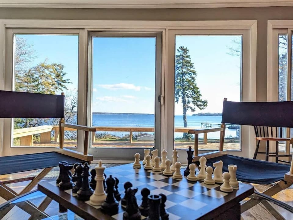 Lone Pine Oceanfront Cottage House in Steuben
