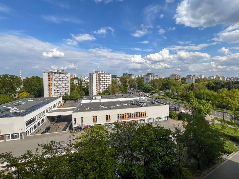Day, Neighbourhood, City view, Street view, Location, Parking