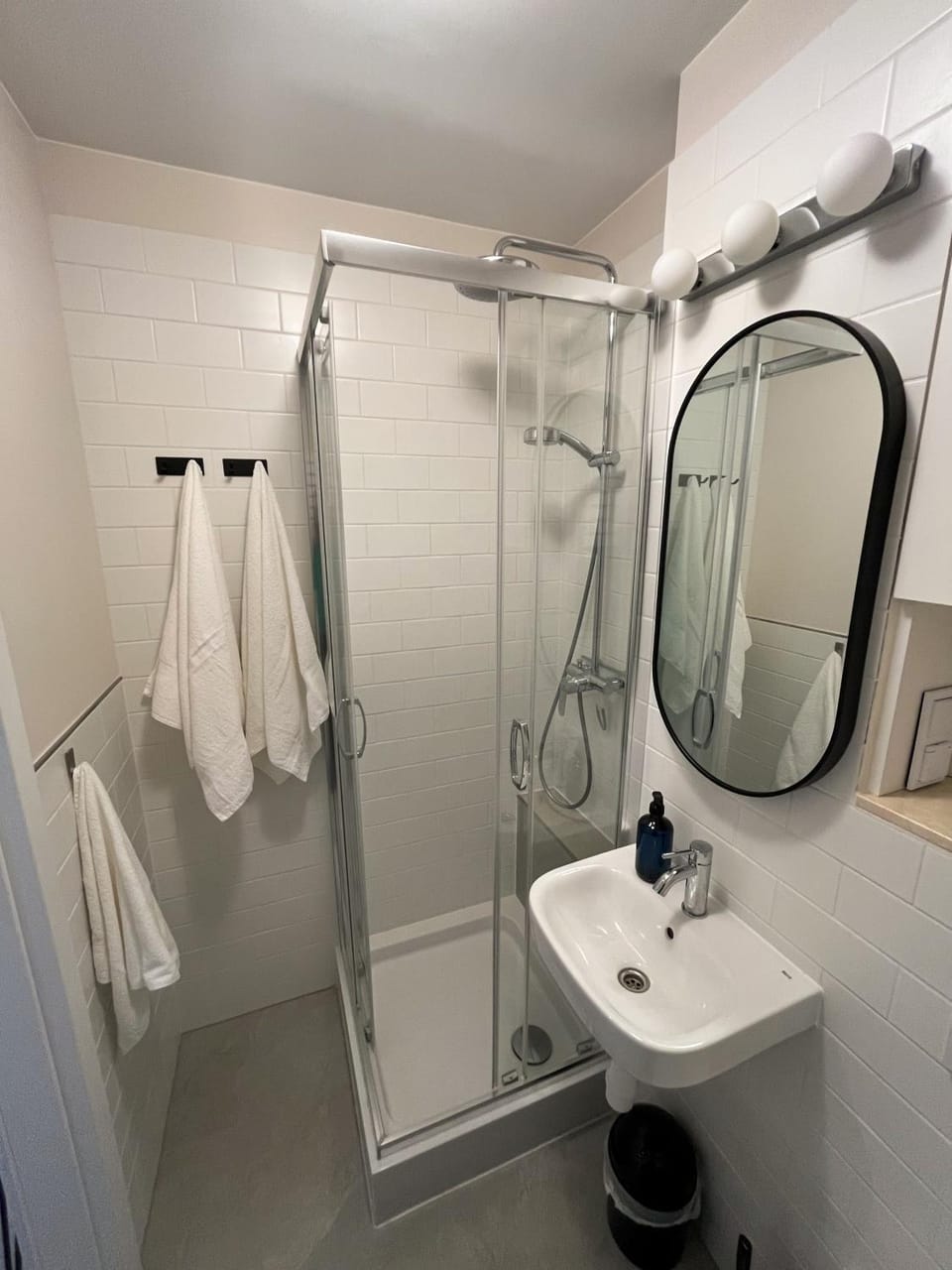 Shower, Bathroom, towels