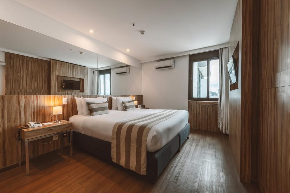 Bed, Photo of the whole room, Decorative detail, Bedroom