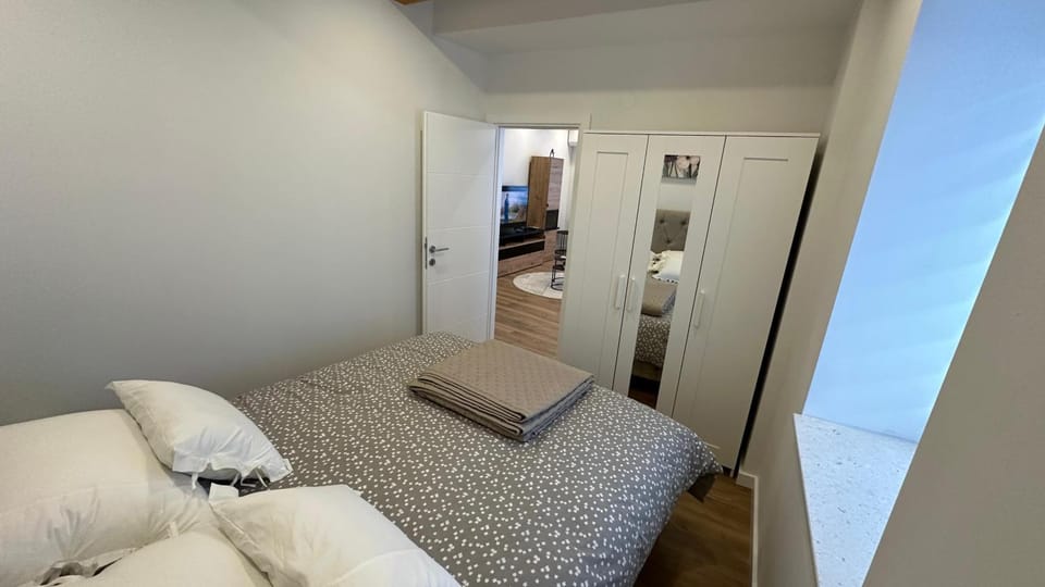 Bed, Bedroom, wardrobe