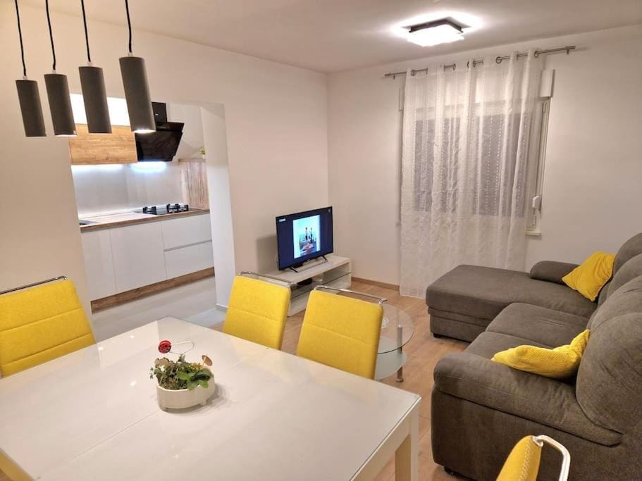 Apartment NPS Pula - only 10 minutes from the beach Apartment in Pula