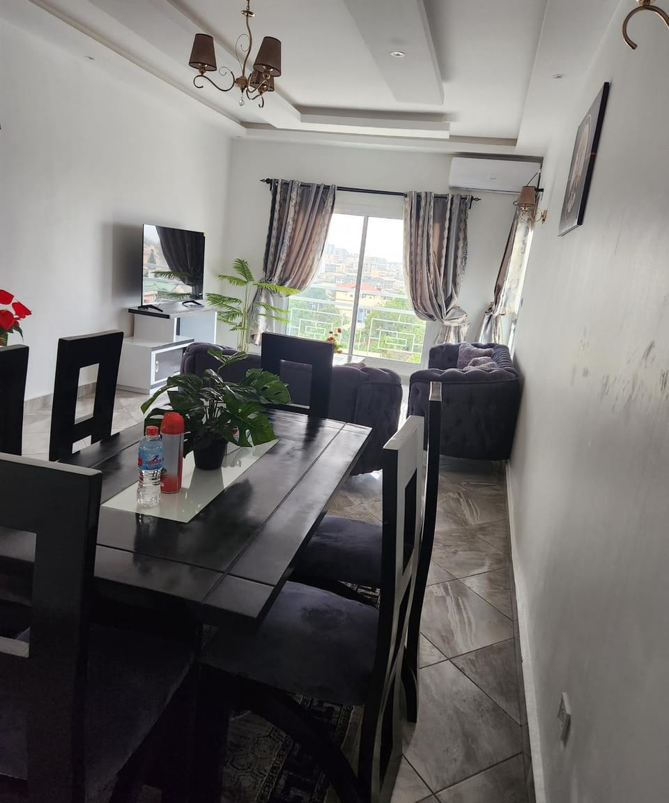 Magnifique appartement haut standing à Kotto, calme, propre, securise avec groupe electrogene et wifi Apartment in Douala