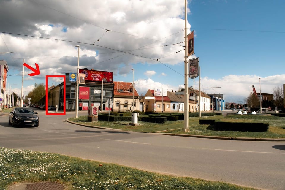 Property building, Day, Location