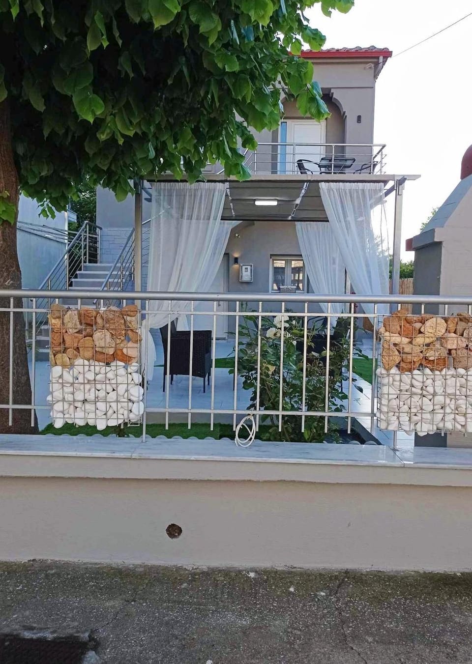 Property building, Day