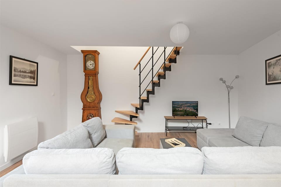 TV and multimedia, Living room, Seating area