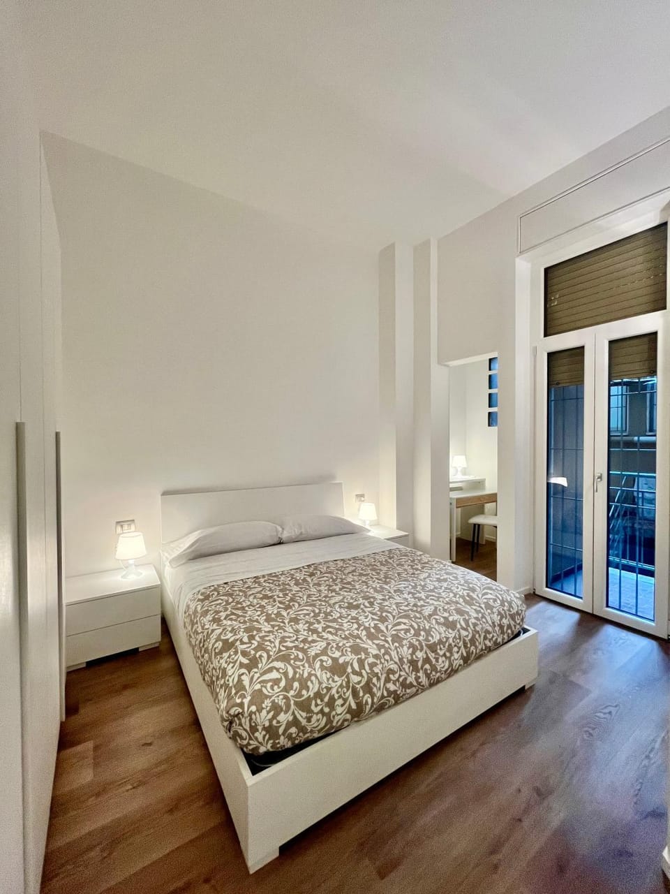 Bed, Photo of the whole room, Bedroom