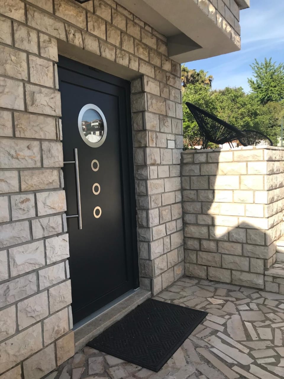 Facade/entrance