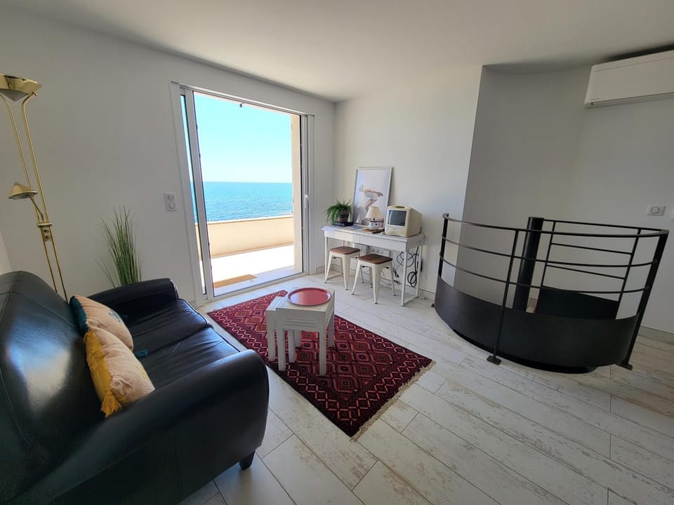 Le Cabanon, pieds dans l'eau, vue exceptionnelle House in Roquebrune-sur-Argens