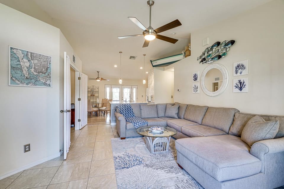 Cape Coral Home w/ Screened Porch: 4 Mi to Beach! House in Cape Coral