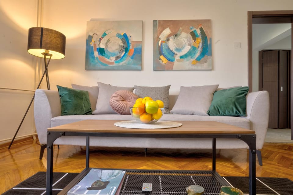 Living room, Seating area