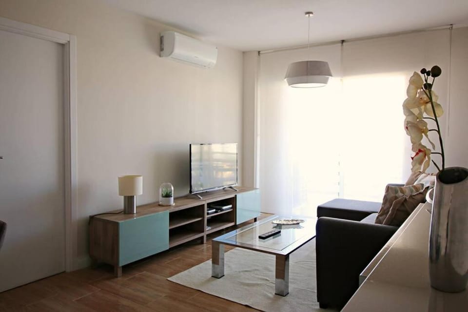 Sunny Tarajales MembrilloSuites Collection Apartment in Los Cristianos