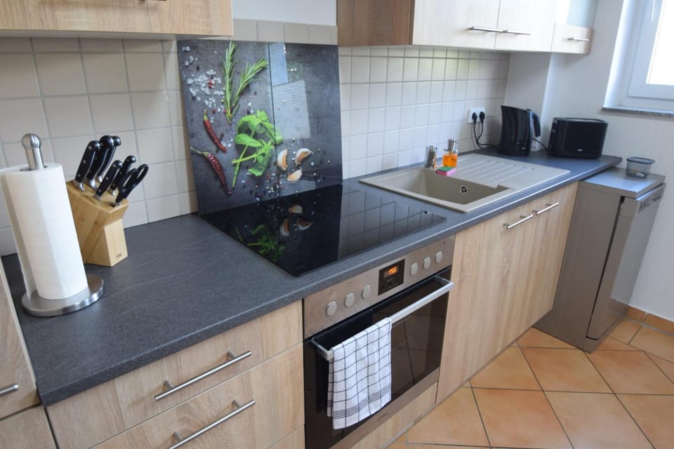 Kitchen or kitchenette, dishwasher, pet friendly, stove