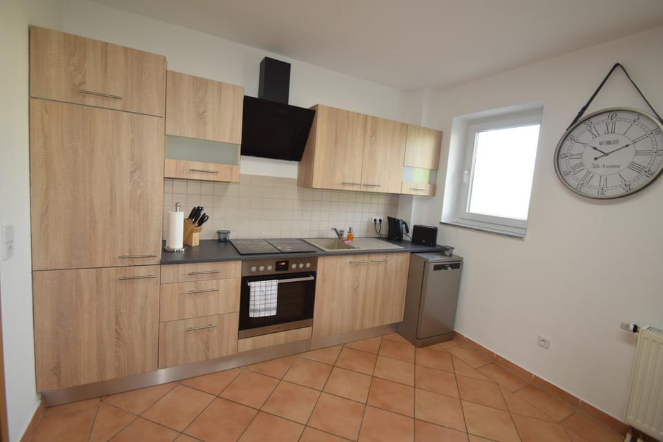 Kitchen or kitchenette, dishwasher, pet friendly, stove, toaster