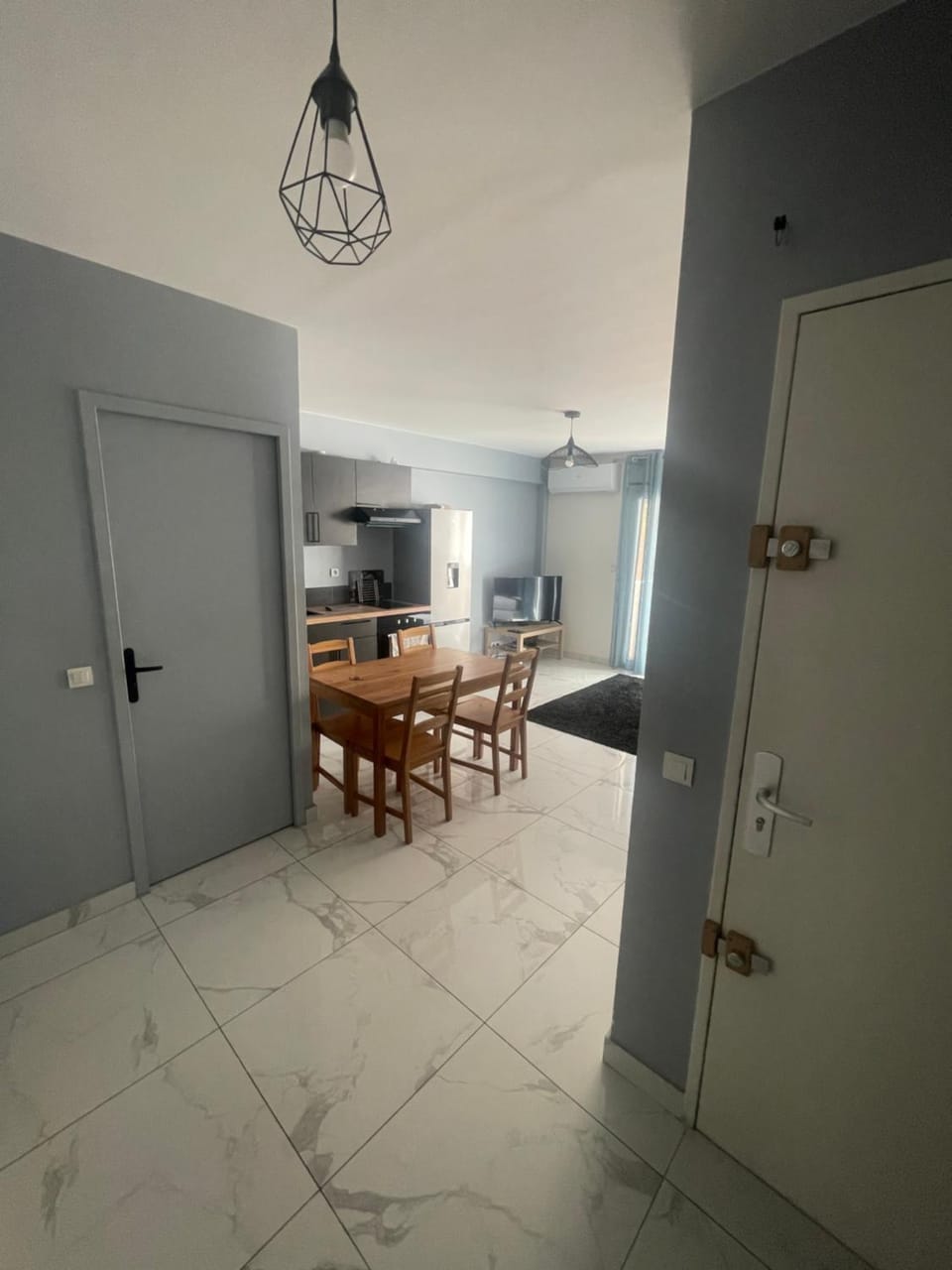 Logement rénové gare St Charles Apartment in Marseille