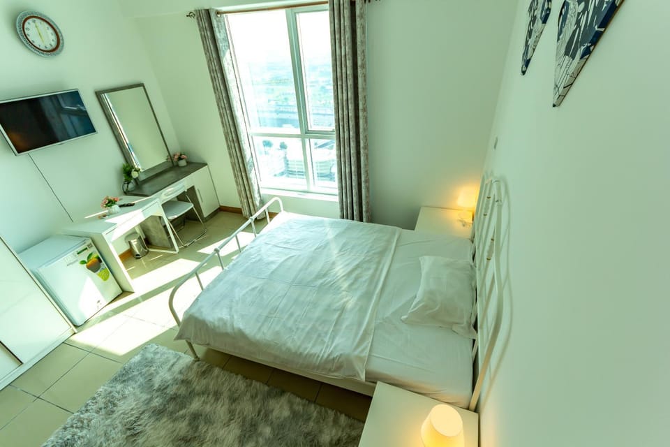 Relaxing Master Room for rent in Dubai Marina Apartment hotel in Dubai