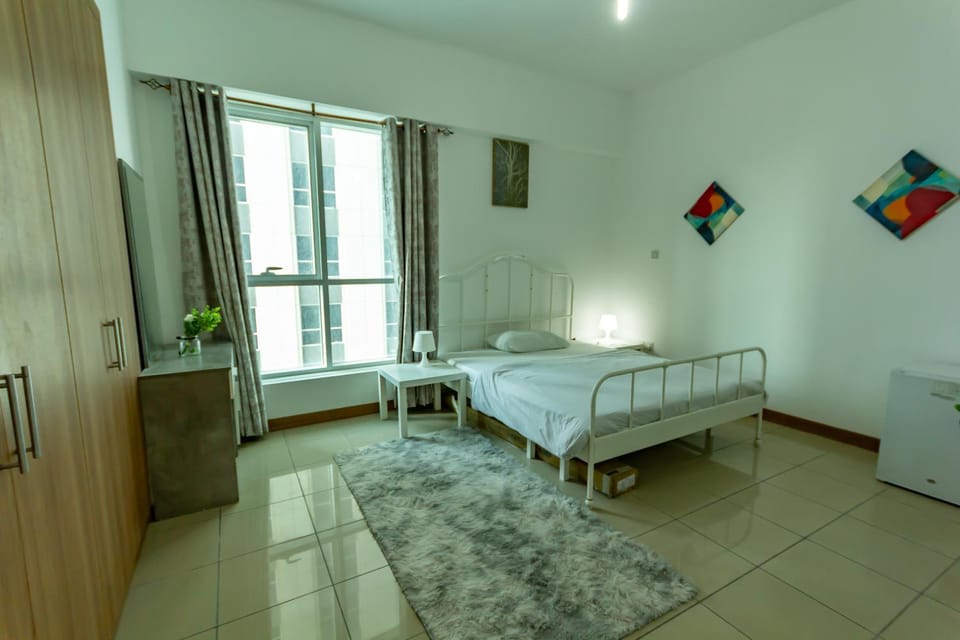 Relaxing Master Room for rent in Dubai Marina Apartment hotel in Dubai