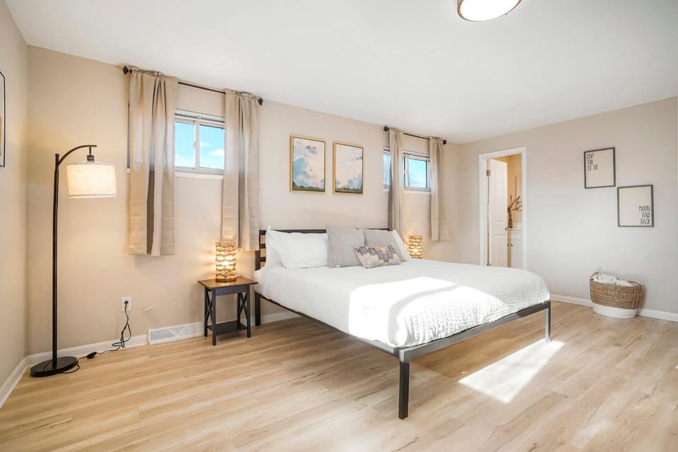 Spacious 5BR Retreat Near Olde Town Arvada House in Arvada