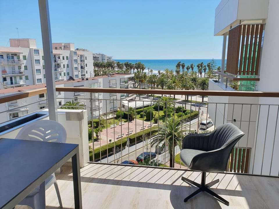 SALOU apartamento con vistas al mar,CENTRO Wifi Apartment in Salou