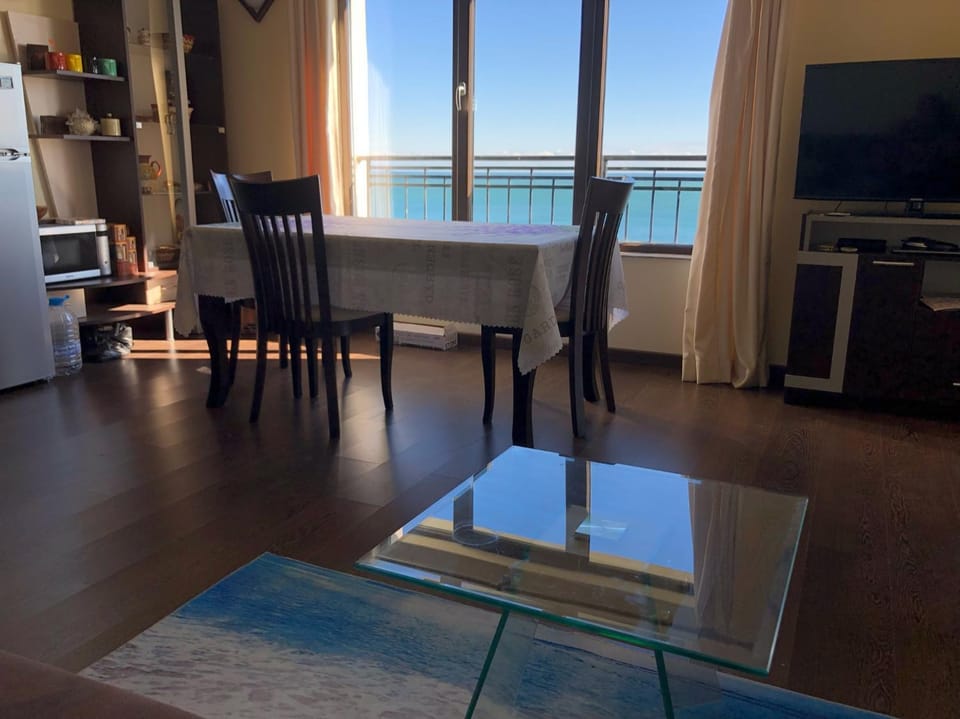 Spacious seaview apartments, 100m to the beach Apartment in Varna