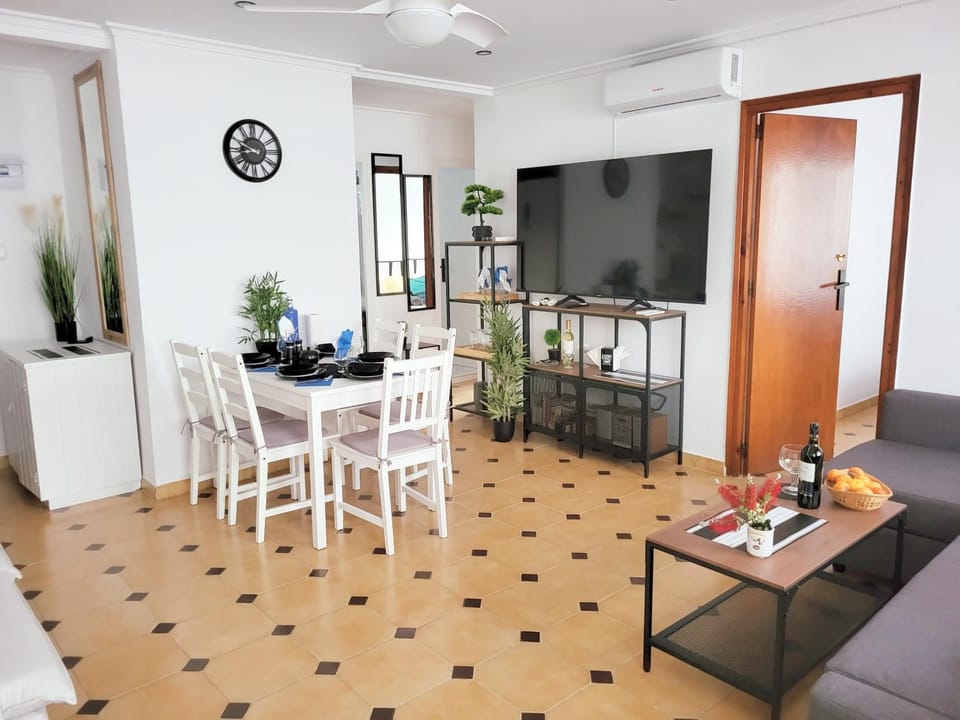 Communal lounge/ TV room, Living room